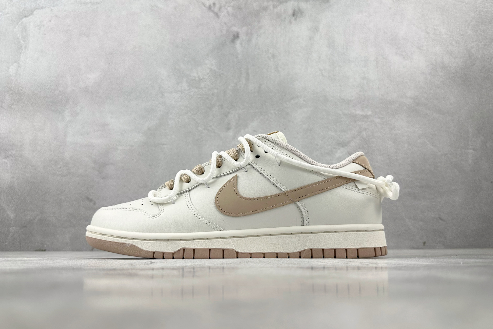 YC 
【定制球鞋】Nike Dunk 微糖奶咖 白粉

货号：WG0510 070
尺码：36 36.
