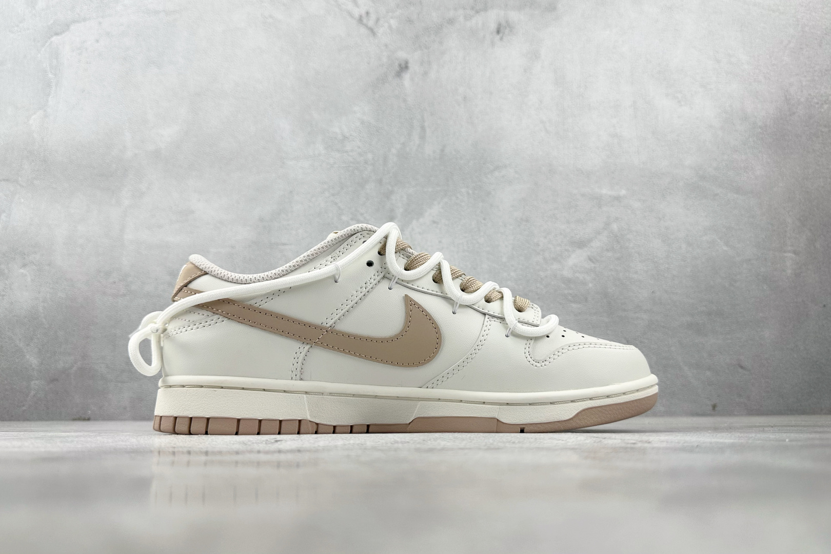 YC 
【定制球鞋】Nike Dunk 微糖奶咖 白粉

货号：WG0510 070
尺码：36 36.