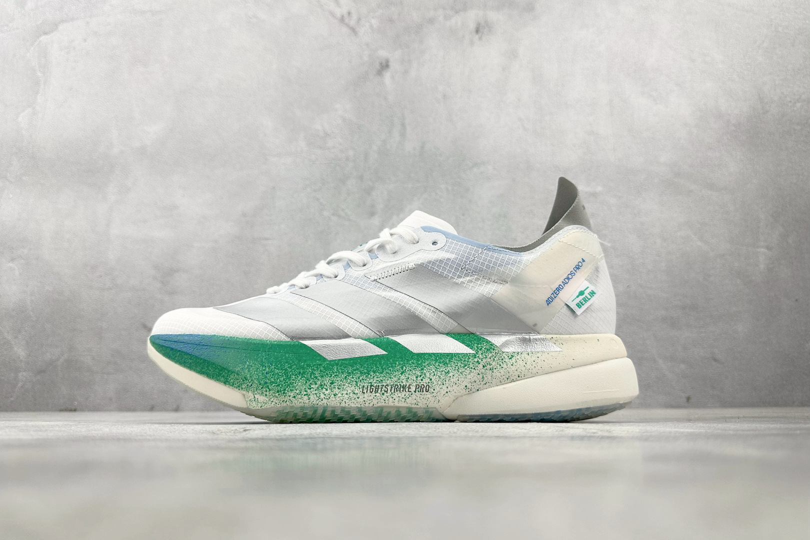 平台订单 adidAdizero Adios Pro 4 白银色 JR6354