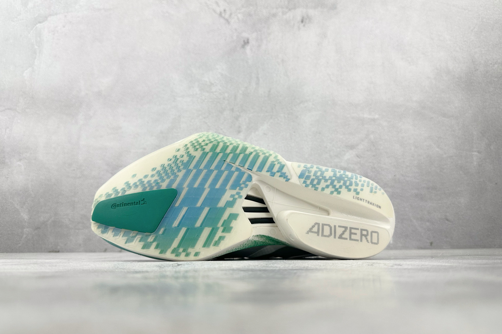 平台订单 adidAdizero Adios Pro 4 白银色 JR6354