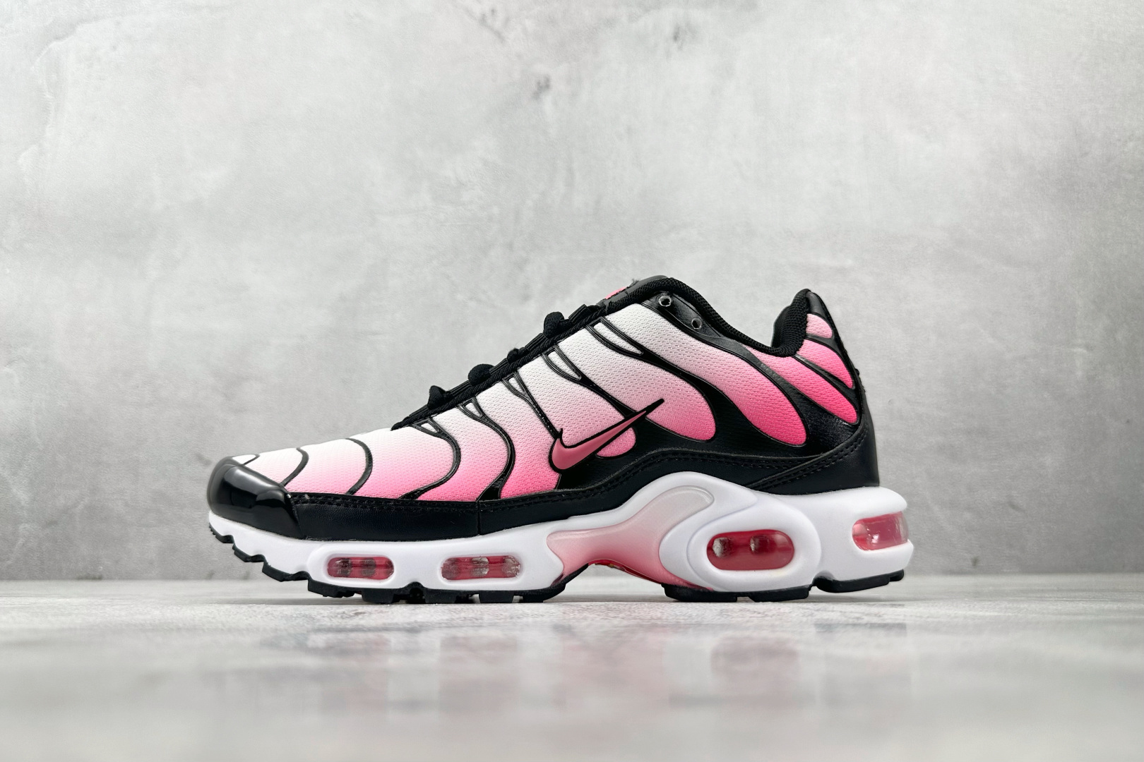 外贸 GW  Nike Air Max Plus 黑粉 货号：DZ3670-002 尺码：36 36.5 37.5 38 38.5 39 40 40.5 41 42 42.5 43 44 44.5 45 46-选品中心