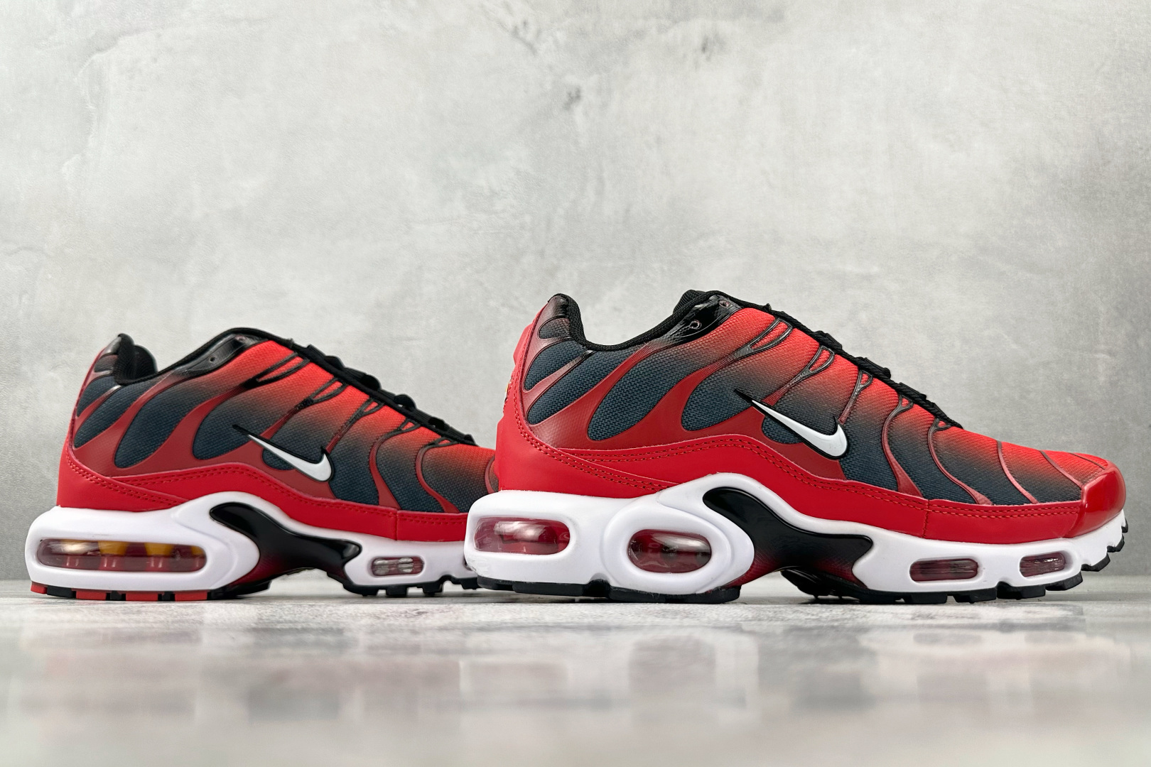 图片[6]-外贸 GW  Nike Air Max Plus 红色 货号：FV0950-600 尺码：36 36.5 37.5 38 38.5 39 40 40.5 41 42 42.5 43 44 44.5 45 46-选品中心