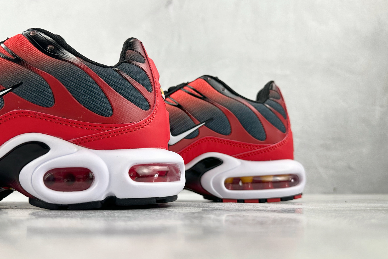 图片[8]-外贸 GW  Nike Air Max Plus 红色 货号：FV0950-600 尺码：36 36.5 37.5 38 38.5 39 40 40.5 41 42 42.5 43 44 44.5 45 46-选品中心