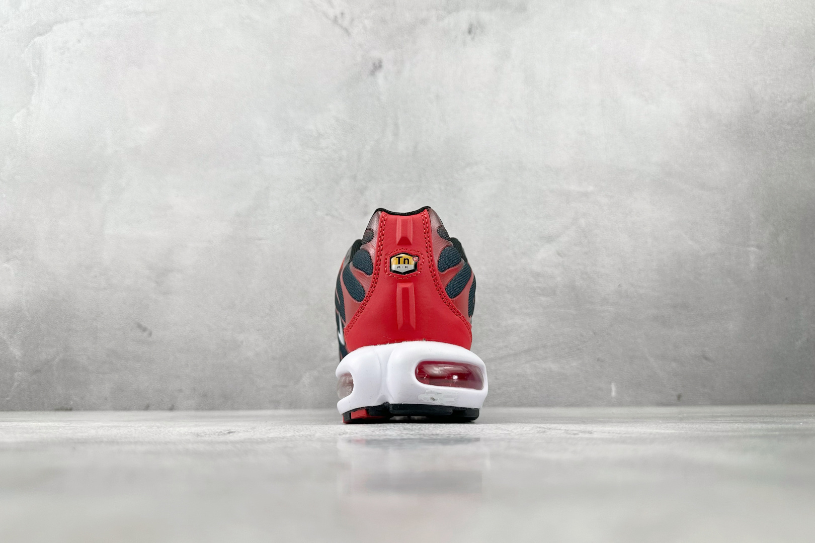 图片[9]-外贸 GW  Nike Air Max Plus 红色 货号：FV0950-600 尺码：36 36.5 37.5 38 38.5 39 40 40.5 41 42 42.5 43 44 44.5 45 46-选品中心