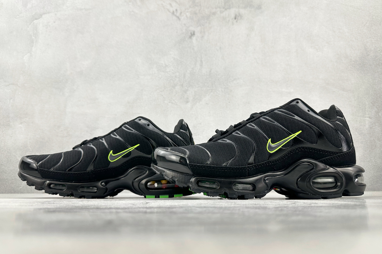图片[5]-外贸 GW  Nike Air Max Plus 黑绿 货号：FQ2399-001 尺码：36 36.5 37.5 38 38.5 39 40 40.5 41 42 42.5 43 44 44.5 45 46-选品中心