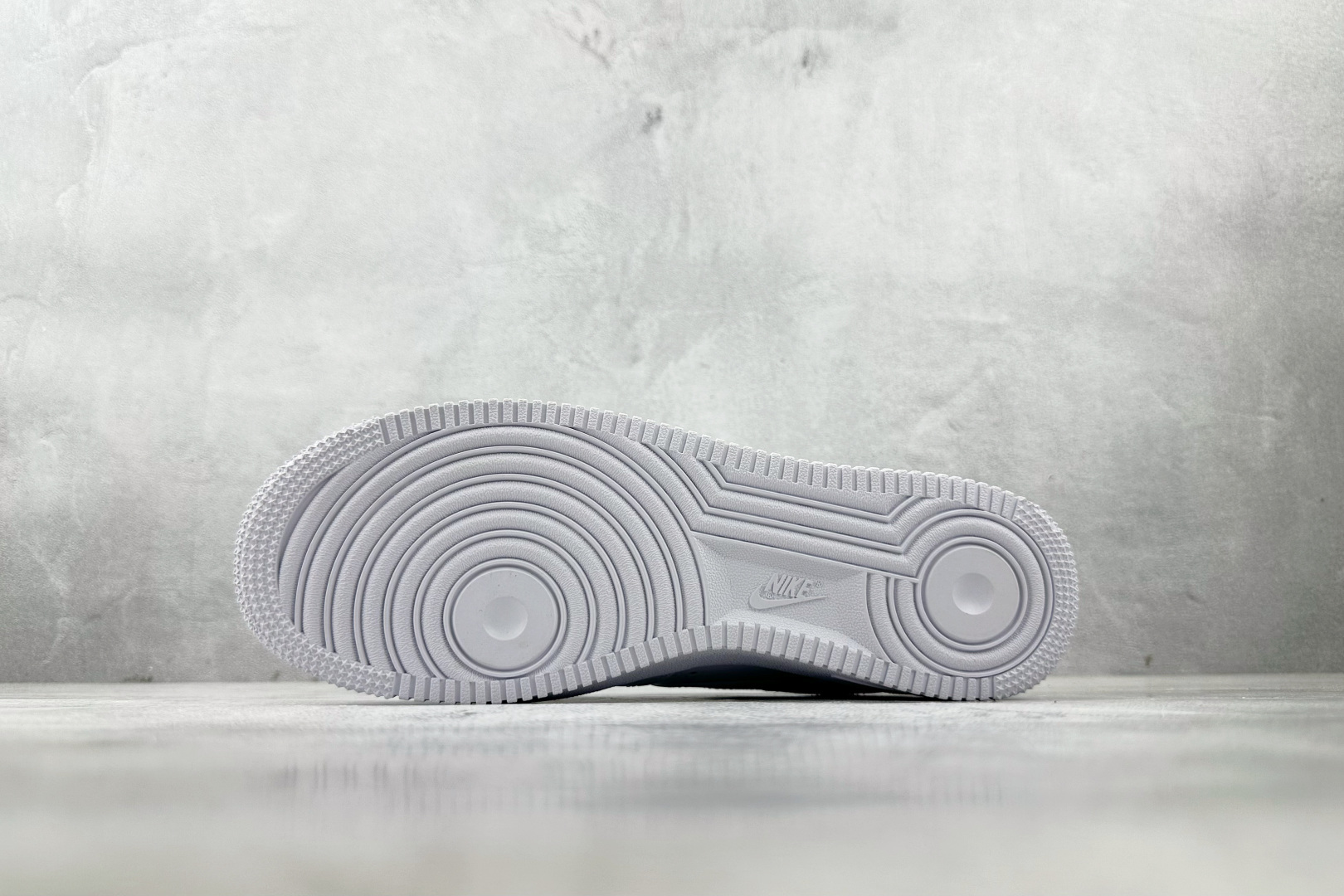 图片[4]-LW  外贸专供 Nike Air Force 1\’07 纯白 货号：CW2288 111 尺码：36 36.5 37 38.5 39 40 40.5 41 42 42.5 43 44 44.5 45 46 46.5 47.5 48 48.5-选品中心