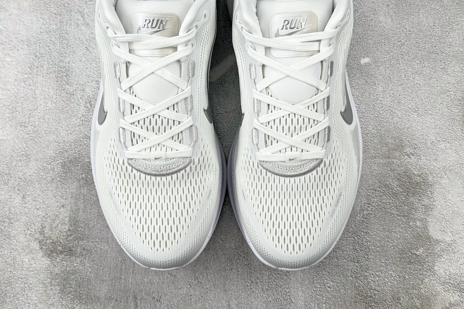 190 全套数据私模 Nike Vomero 18 白色 HM6804-104