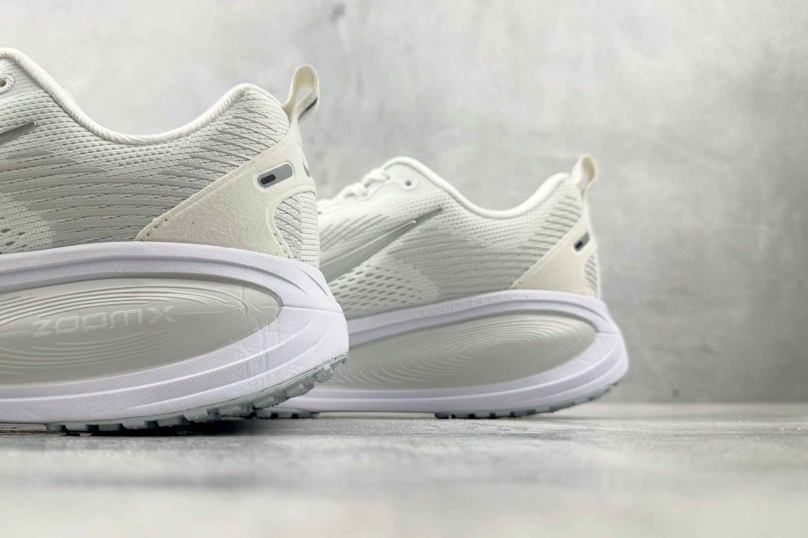 190 全套数据私模 Nike Vomero 18 白色 HM6804-104