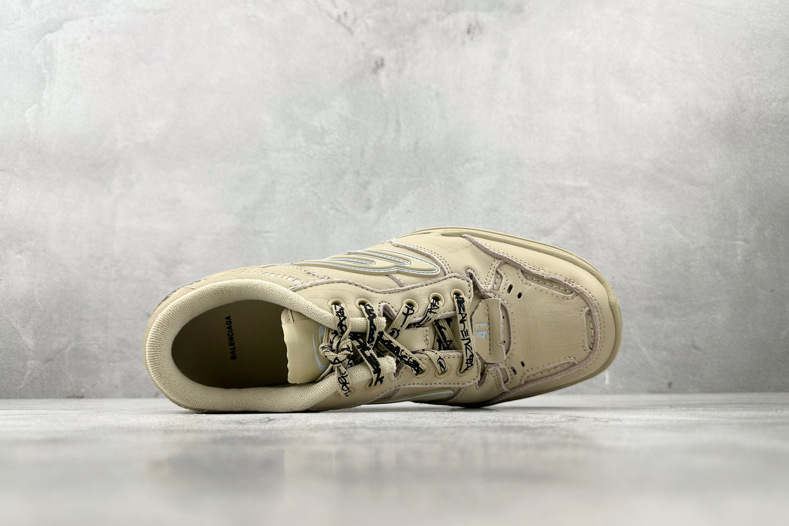 最新外贸批次 Balenciaga巴黎世家 Hamptons Worn-Out 卡其 841765 WCURS9490