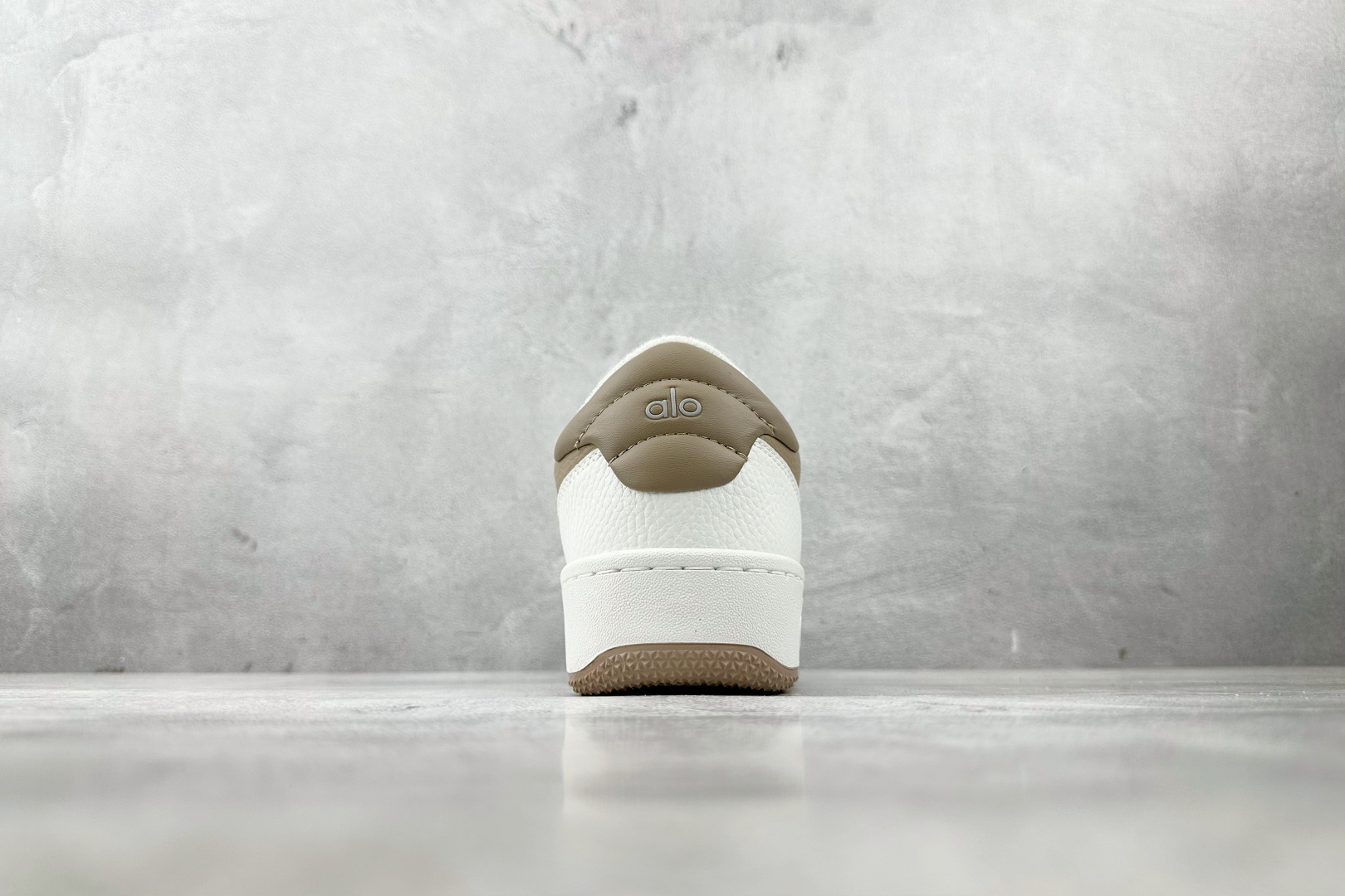 alo yoga Recovery Mode 棕白色 A0685U-Gravel/White