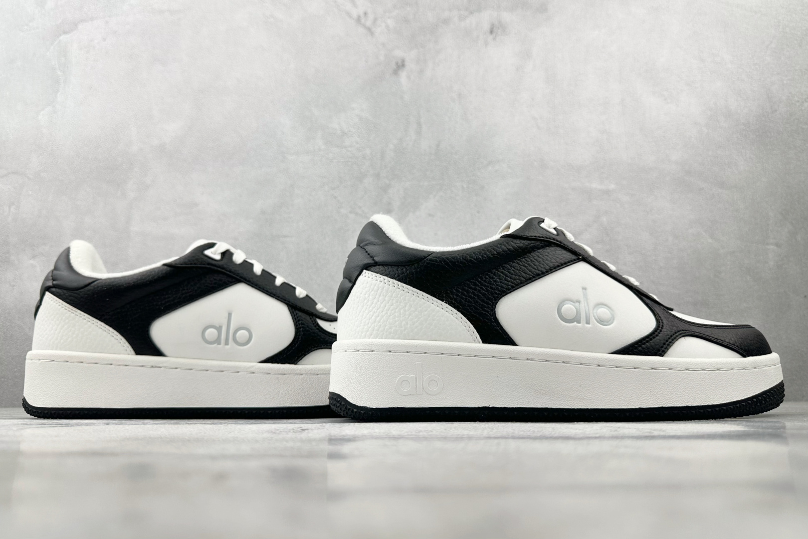 alo yoga Recovery Mode 黑白色 A0685U-Black/White