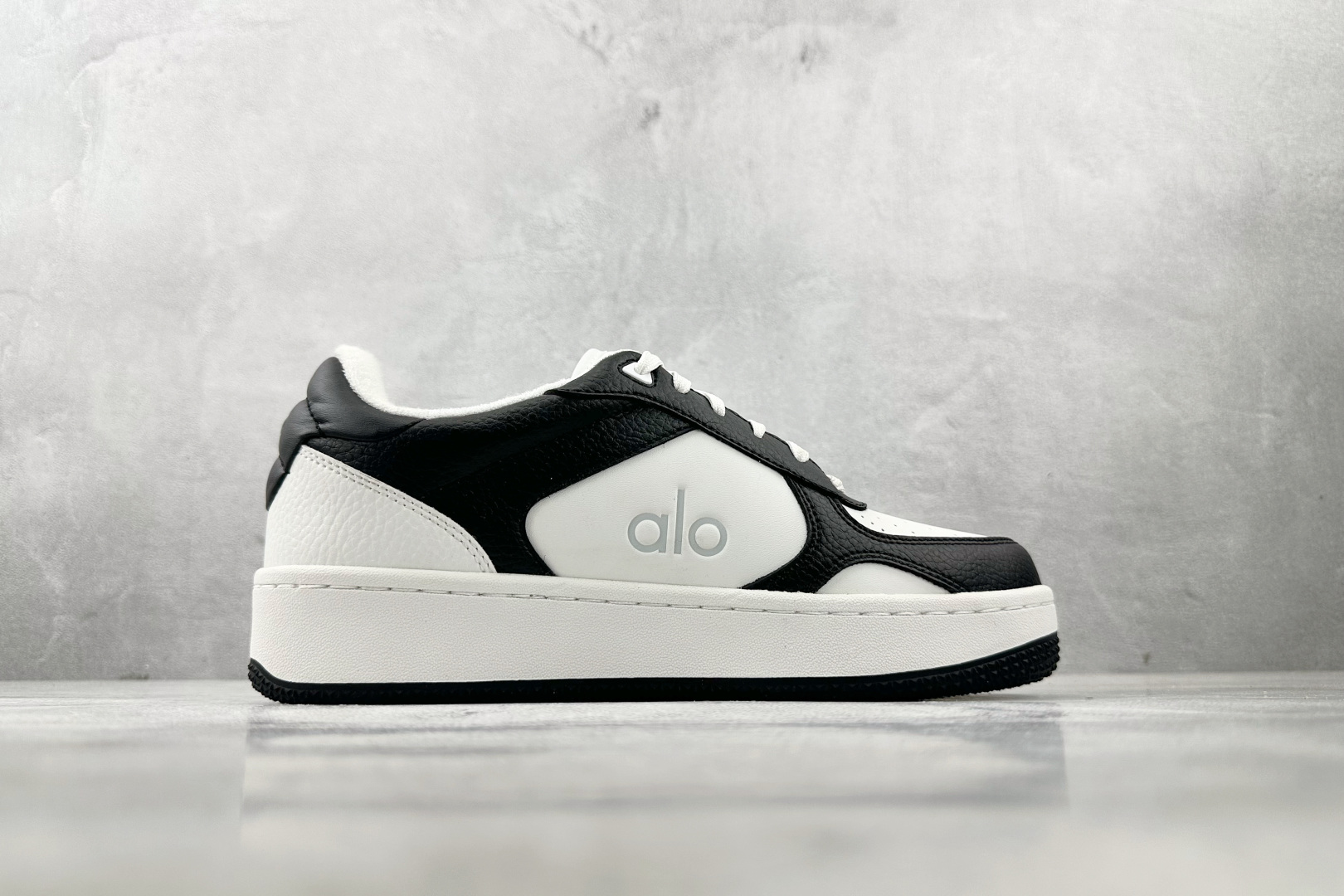 alo yoga Recovery Mode 黑白色 A0685U-Black/White