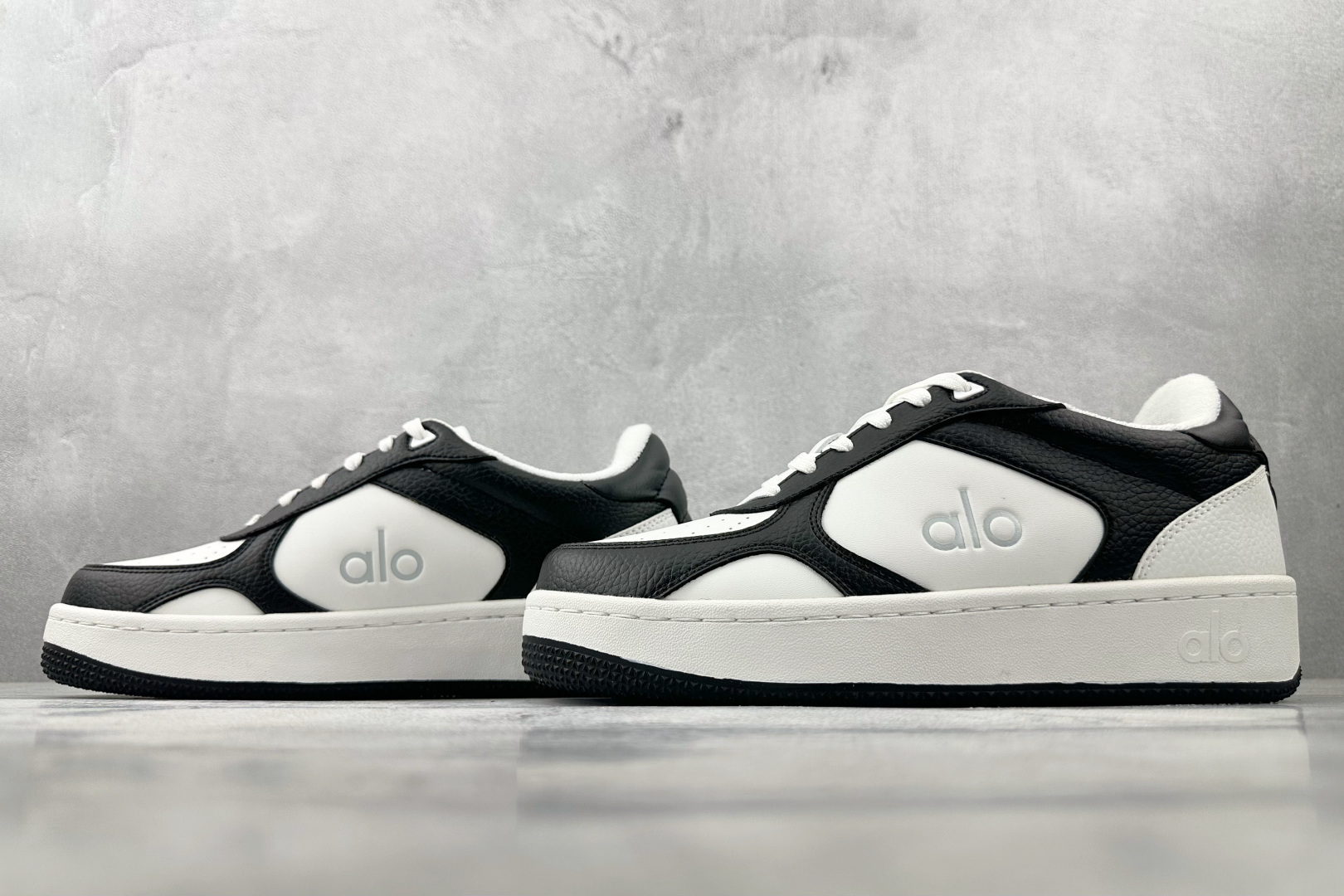 alo yoga Recovery Mode 黑白色 A0685U-Black/White
