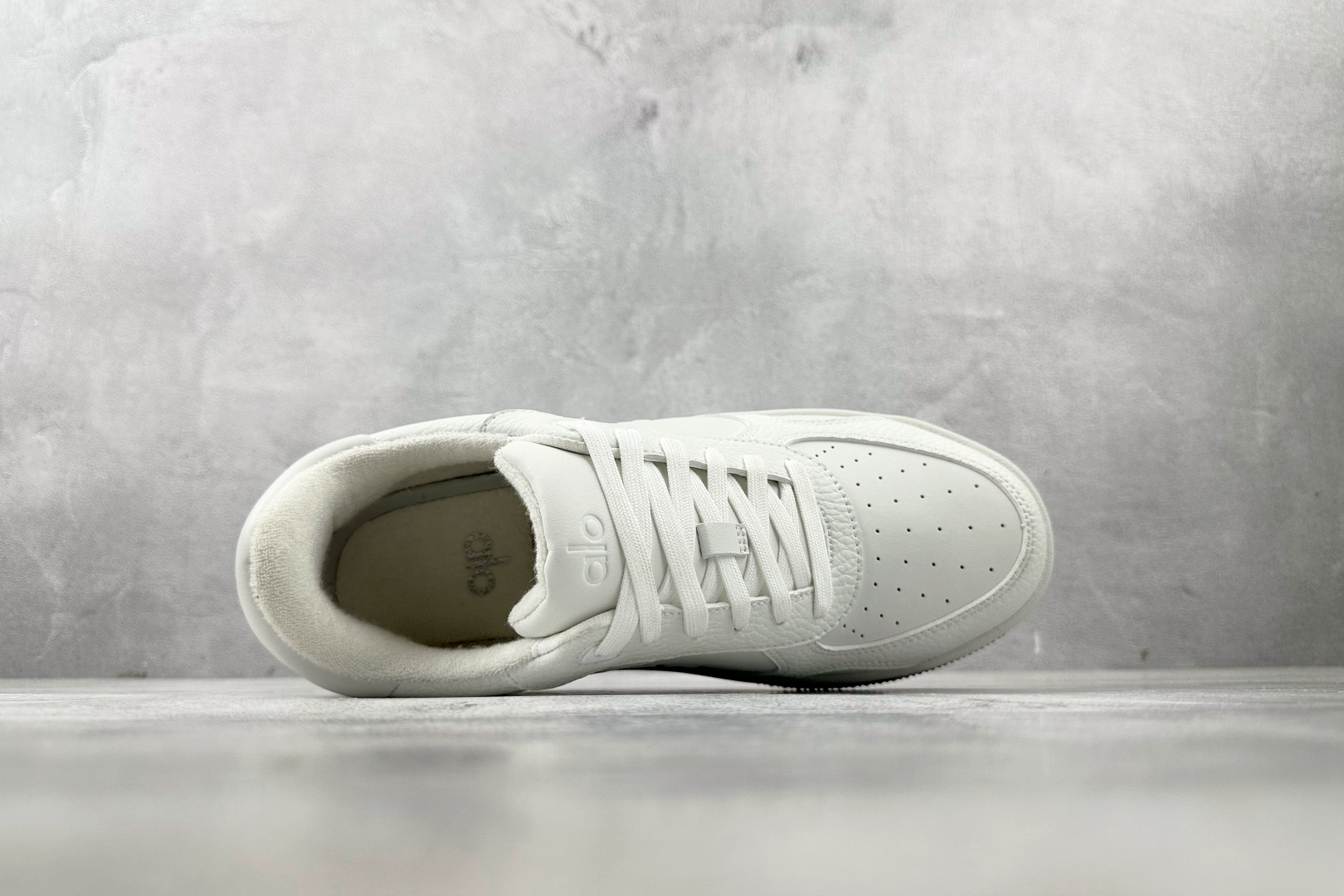 alo yoga Recovery Mode 白色 A0685U-White/Gum