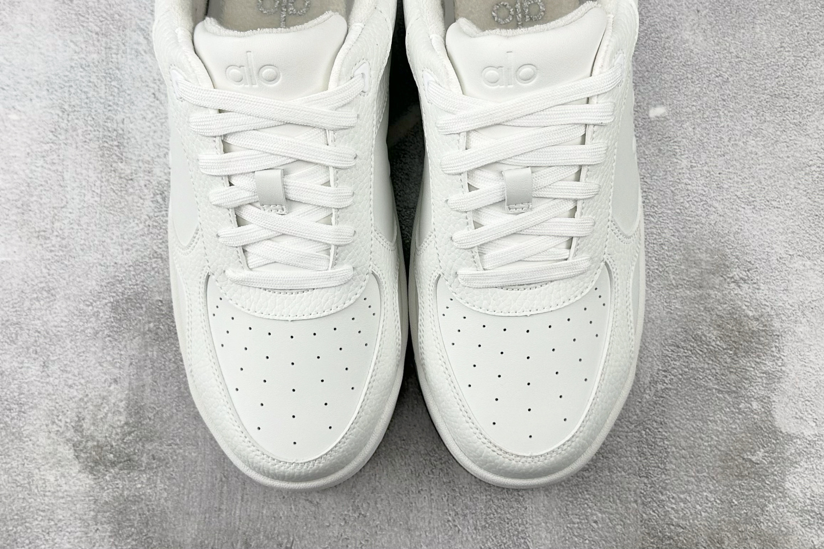 alo yoga Recovery Mode 白色 A0685U-White/Gum
