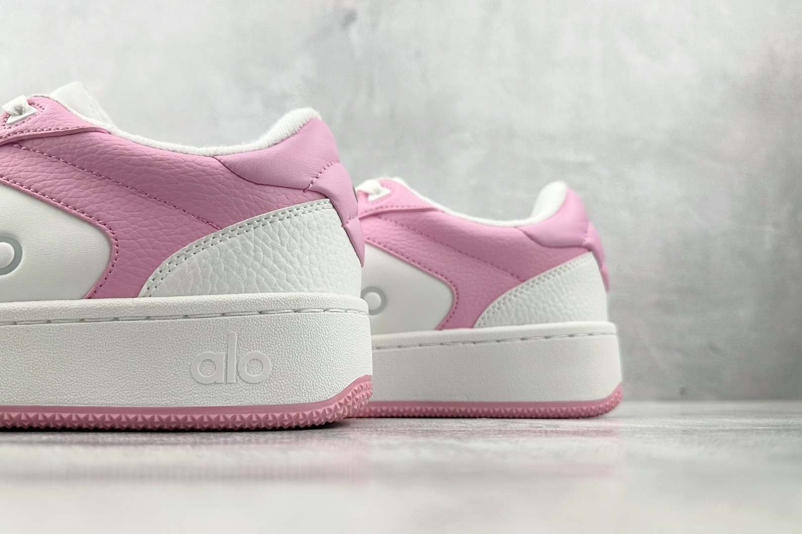 alo yoga Recovery Mode 粉白色 A0685U-Pink/White
