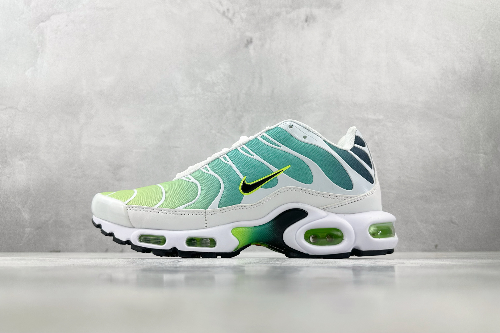外贸 GW  Nike Air Max Plus 白蓝 货号：DZ3670-102 尺码：36 36.5 37.5 38 38.5 39 40 40.5 41 42 42.5 43 44 44.5 45 46-选品中心