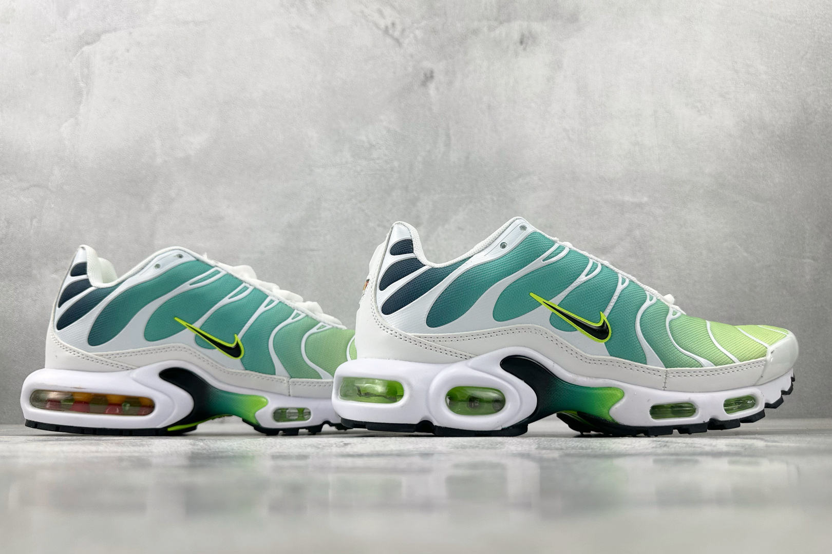 图片[6]-外贸 GW  Nike Air Max Plus 白蓝 货号：DZ3670-102 尺码：36 36.5 37.5 38 38.5 39 40 40.5 41 42 42.5 43 44 44.5 45 46-选品中心