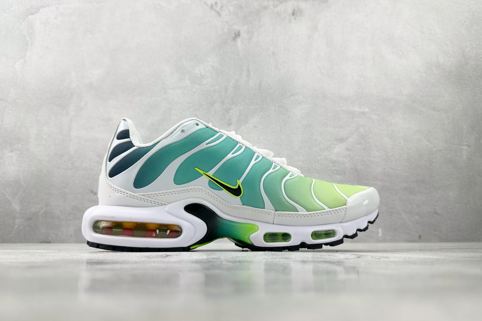 图片[2]-外贸 GW  Nike Air Max Plus 白蓝 货号：DZ3670-102 尺码：36 36.5 37.5 38 38.5 39 40 40.5 41 42 42.5 43 44 44.5 45 46-选品中心