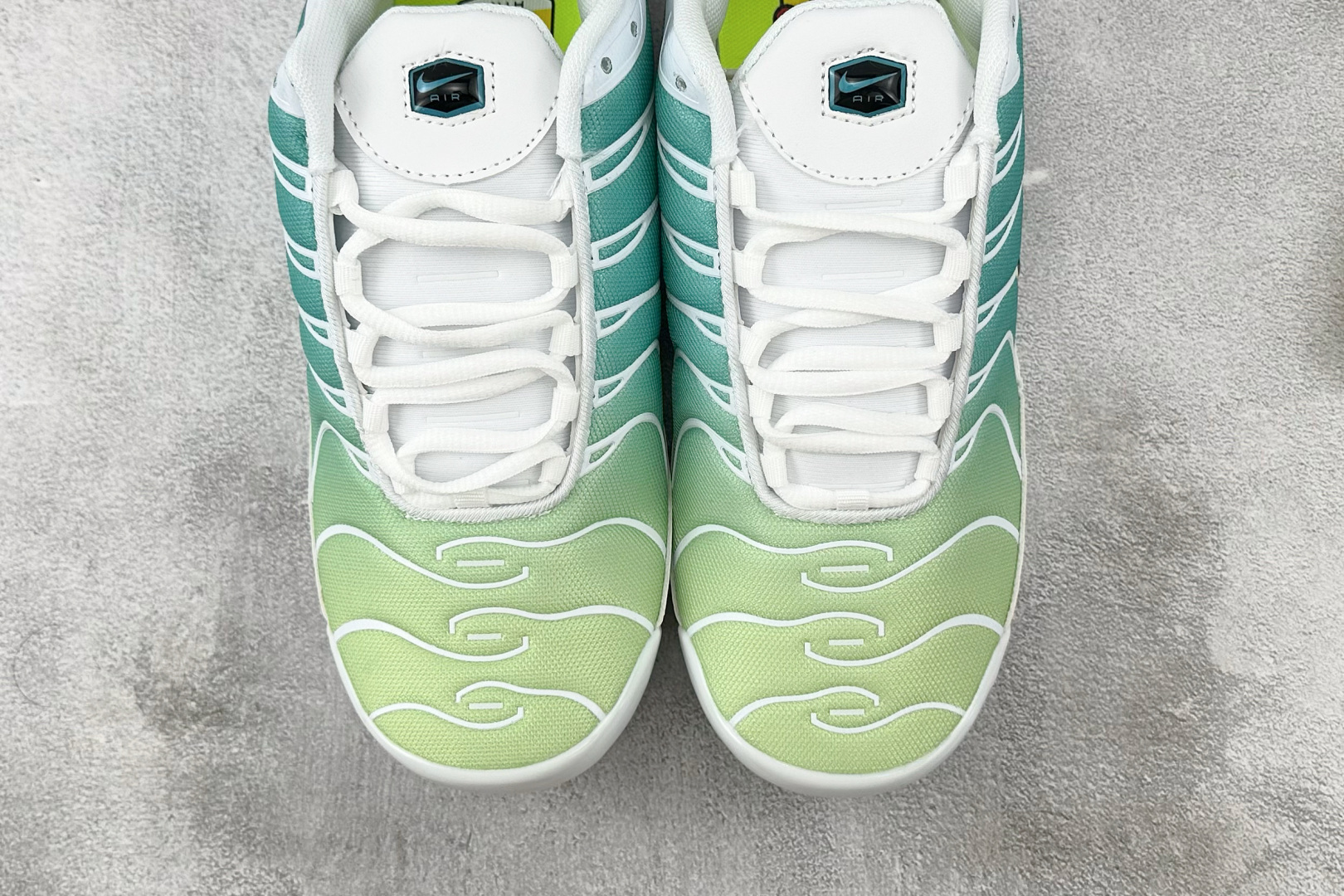 图片[7]-外贸 GW  Nike Air Max Plus 白蓝 货号：DZ3670-102 尺码：36 36.5 37.5 38 38.5 39 40 40.5 41 42 42.5 43 44 44.5 45 46-选品中心
