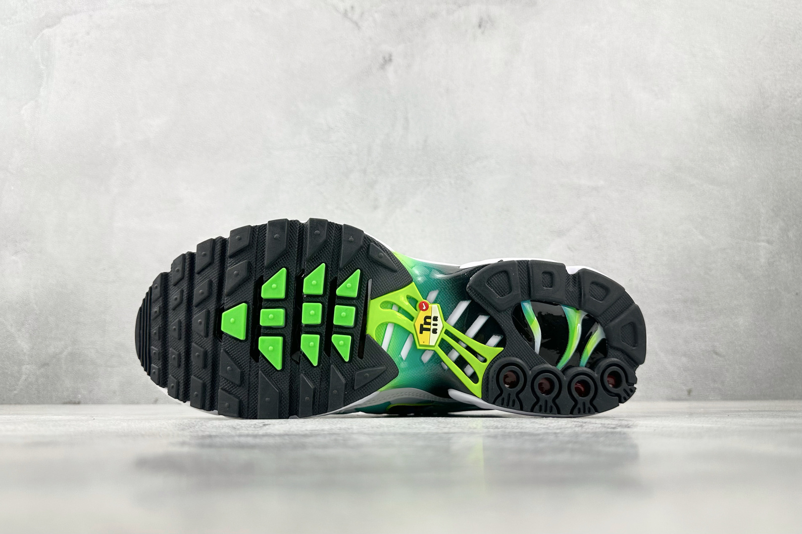 图片[4]-外贸 GW  Nike Air Max Plus 白蓝 货号：DZ3670-102 尺码：36 36.5 37.5 38 38.5 39 40 40.5 41 42 42.5 43 44 44.5 45 46-选品中心