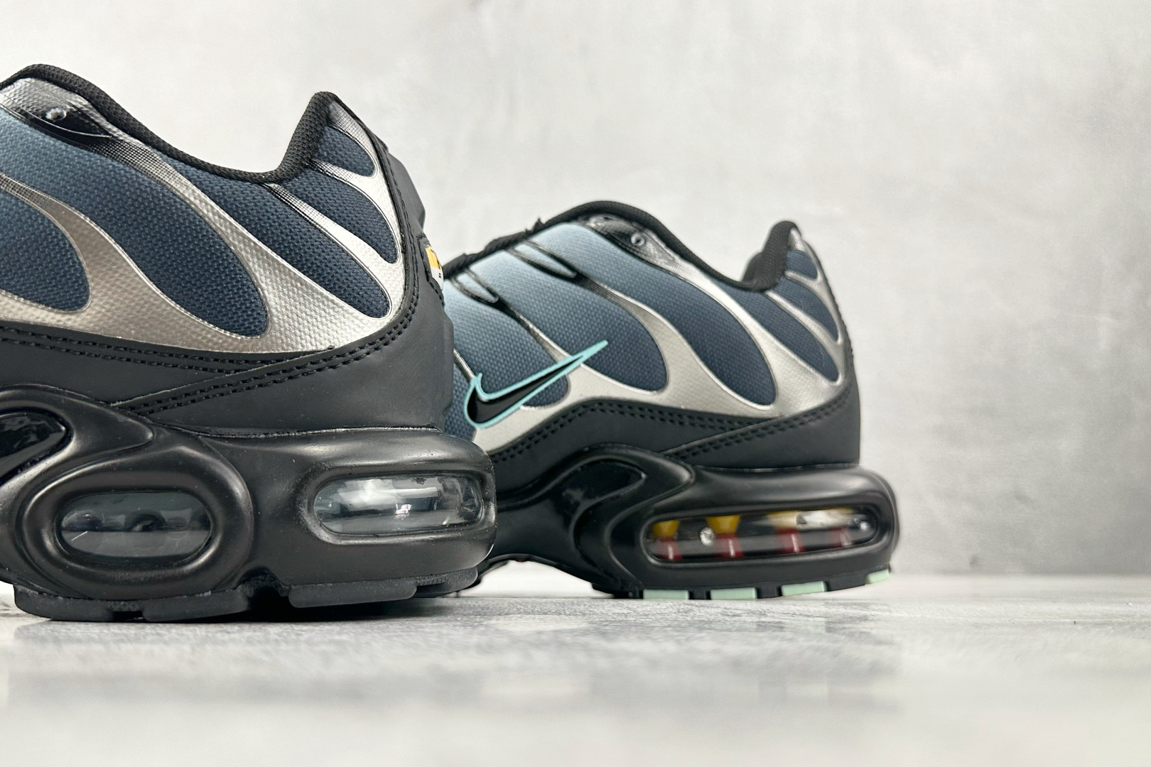 图片[8]-外贸 GW  Nike Air Max Plus 碳灰 货号：CZ7552-001 尺码：36 36.5 37.5 38 38.5 39 40 40.5 41 42 42.5 43 44 44.5 45 46-选品中心
