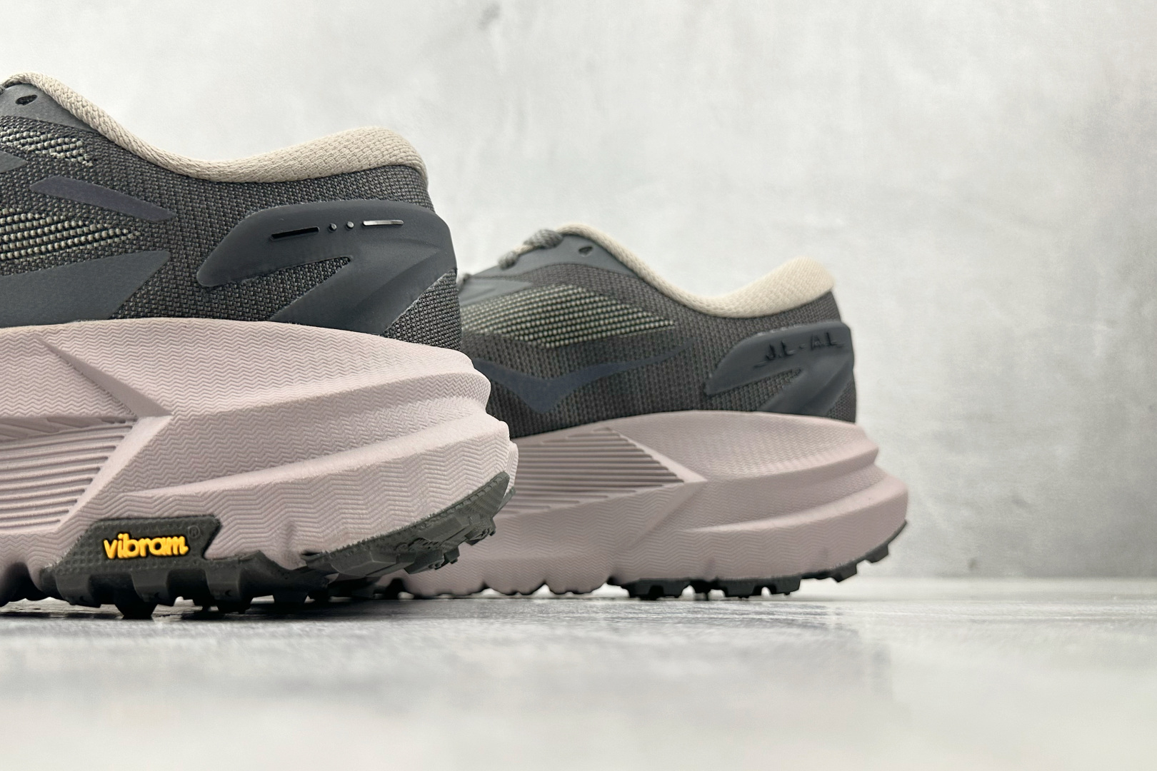 HOKA ONE ONE Mafate X 山雾灰 1175208