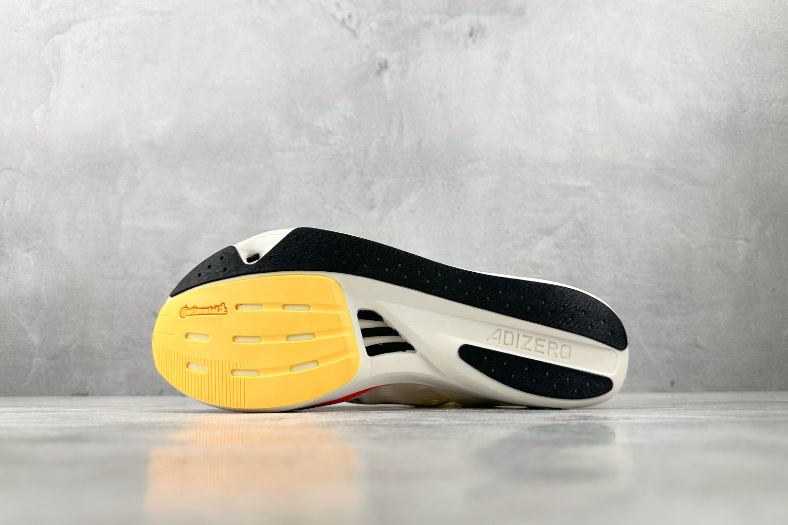 东南亚订单 adidAdizero Takumi Sen 10 白黑色 IG8202