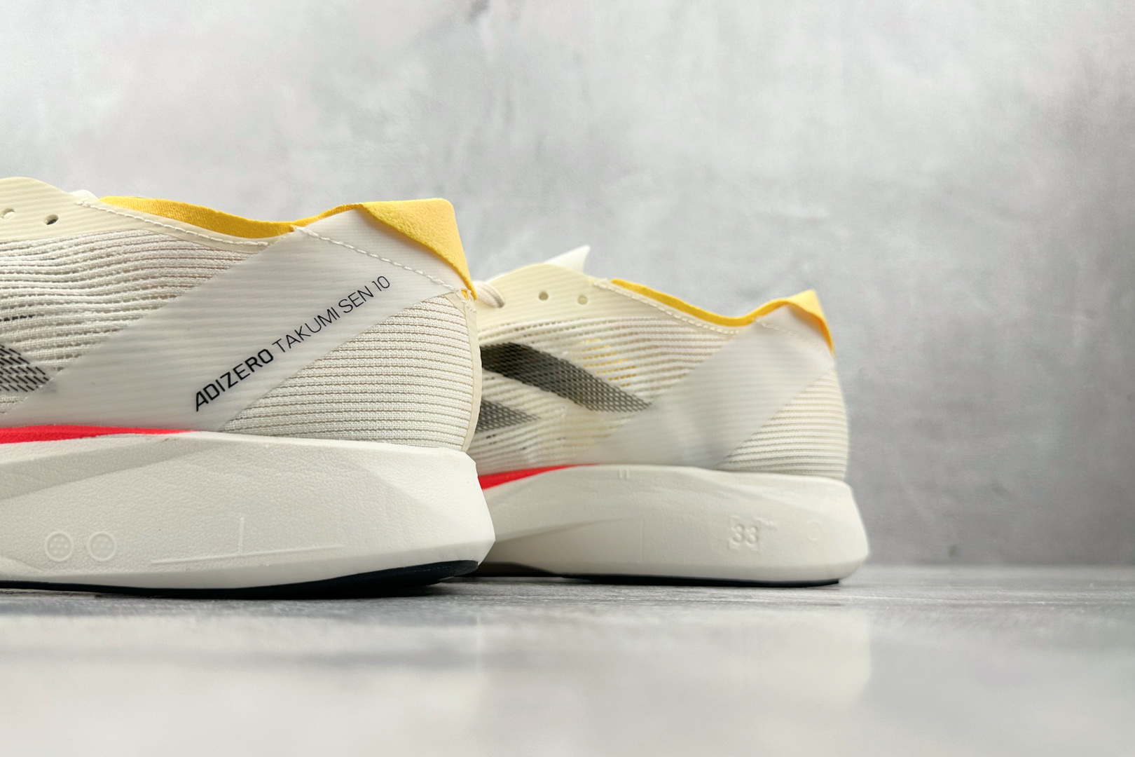 东南亚订单 adidAdizero Takumi Sen 10 白黑色 IG8202