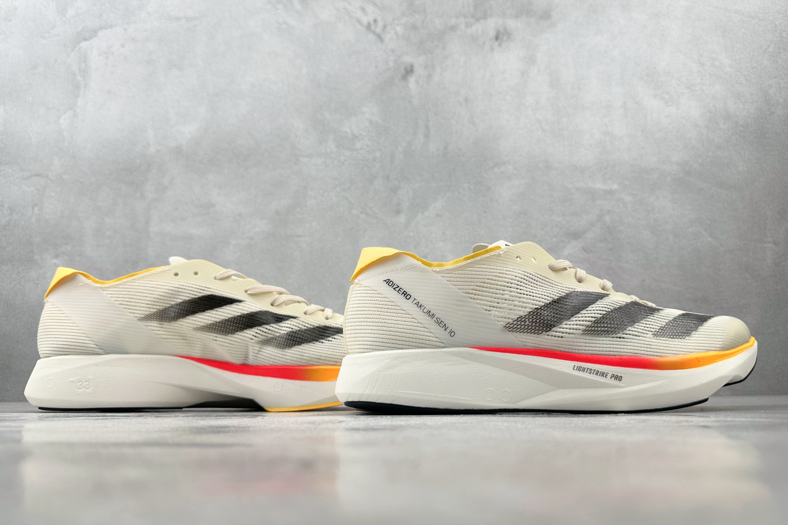 东南亚订单 adidAdizero Takumi Sen 10 白黑色 IG8202