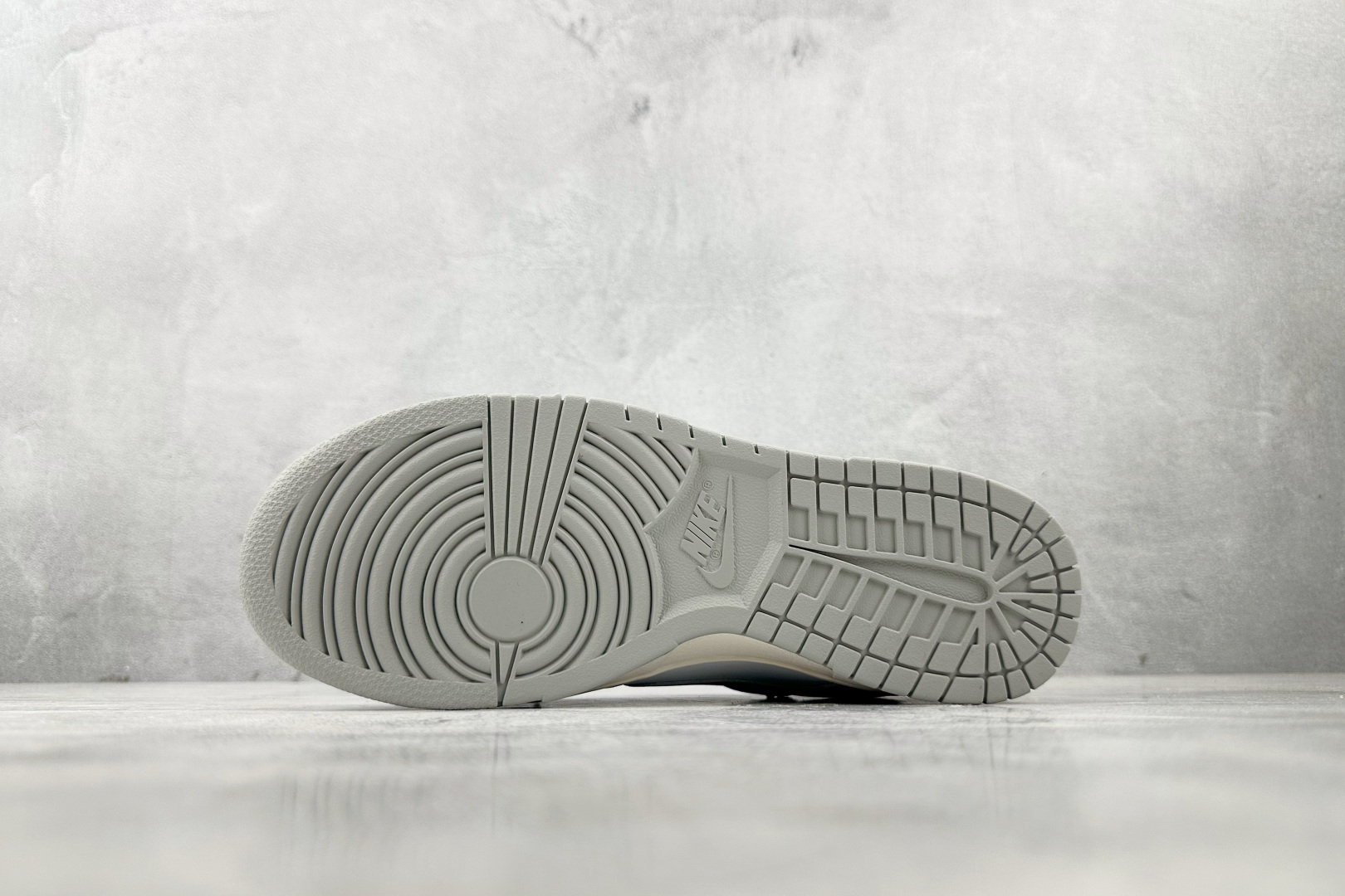 220  定制球鞋 Nike Dunk 灰白 DD1391-103
