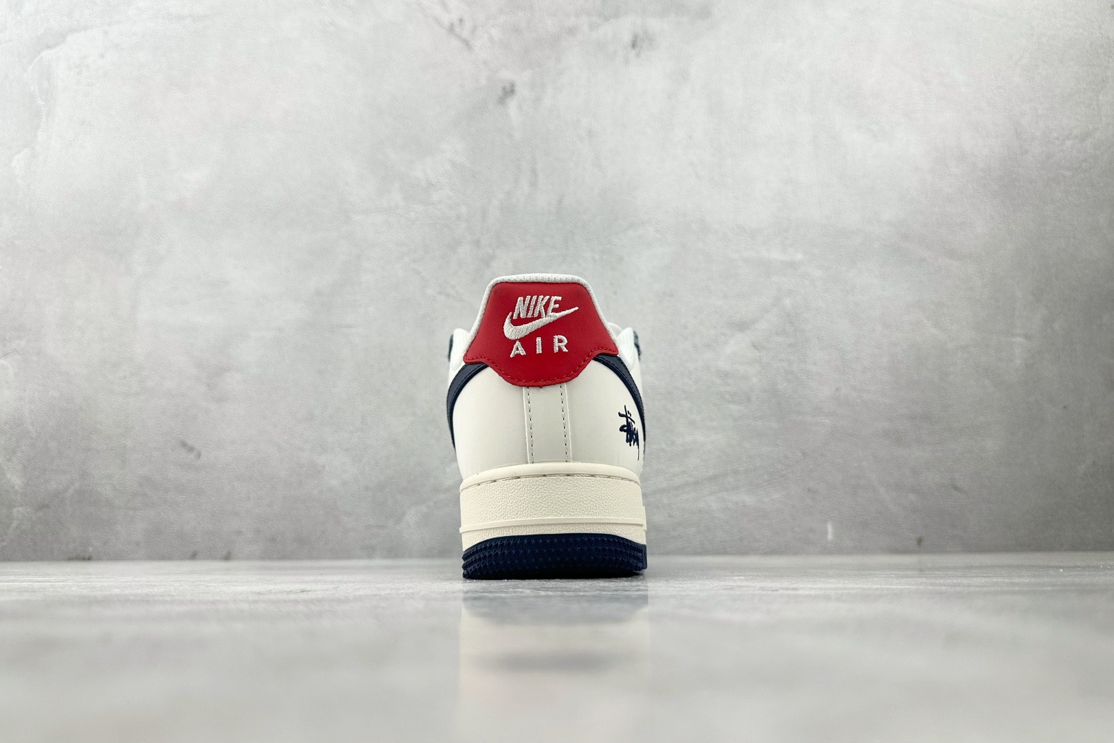 260 Nike Air Force 1'07 斯图西 联名 黑白 XS1958-579