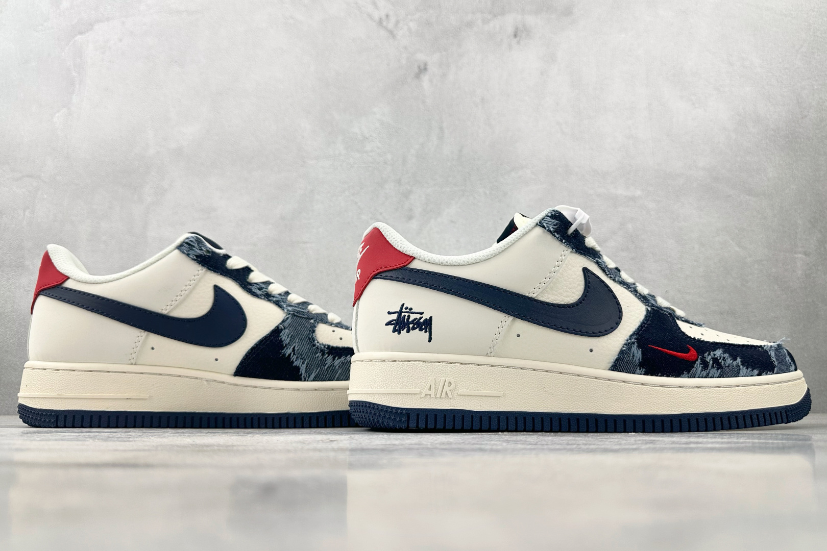 260 Nike Air Force 1'07 斯图西 联名 黑白 XS1958-579