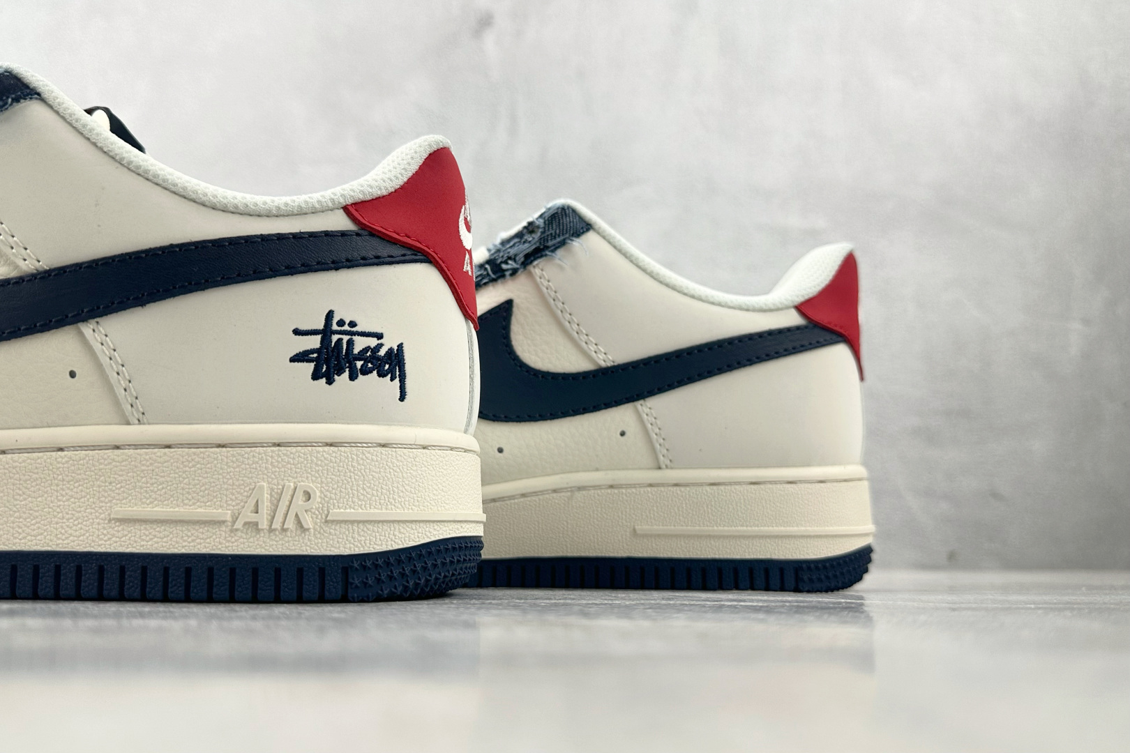 260 Nike Air Force 1'07 斯图西 联名 黑白 XS1958-579