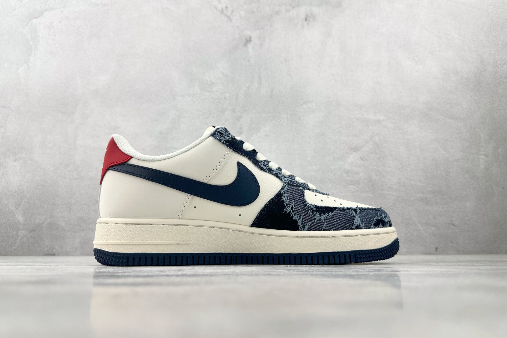 260 Nike Air Force 1'07 斯图西 联名 黑白 XS1958-579