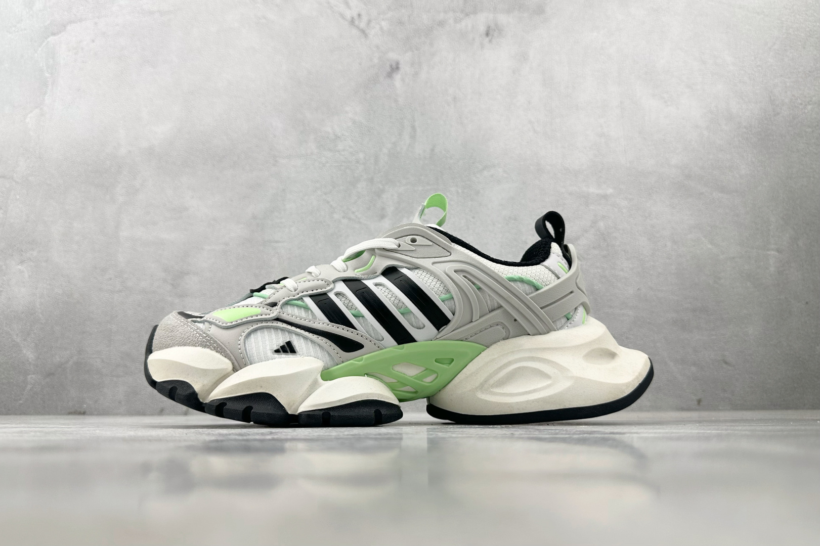 adidXLG RUNNER DELUXE 灰黑绿 IH7800