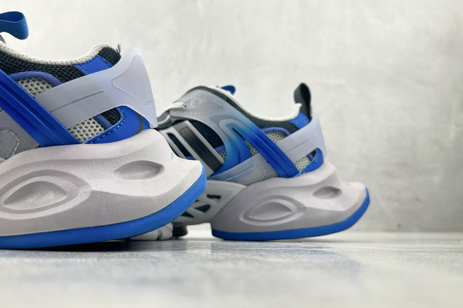 adidXLG RUNNER DELUXE 灰色 JR8079