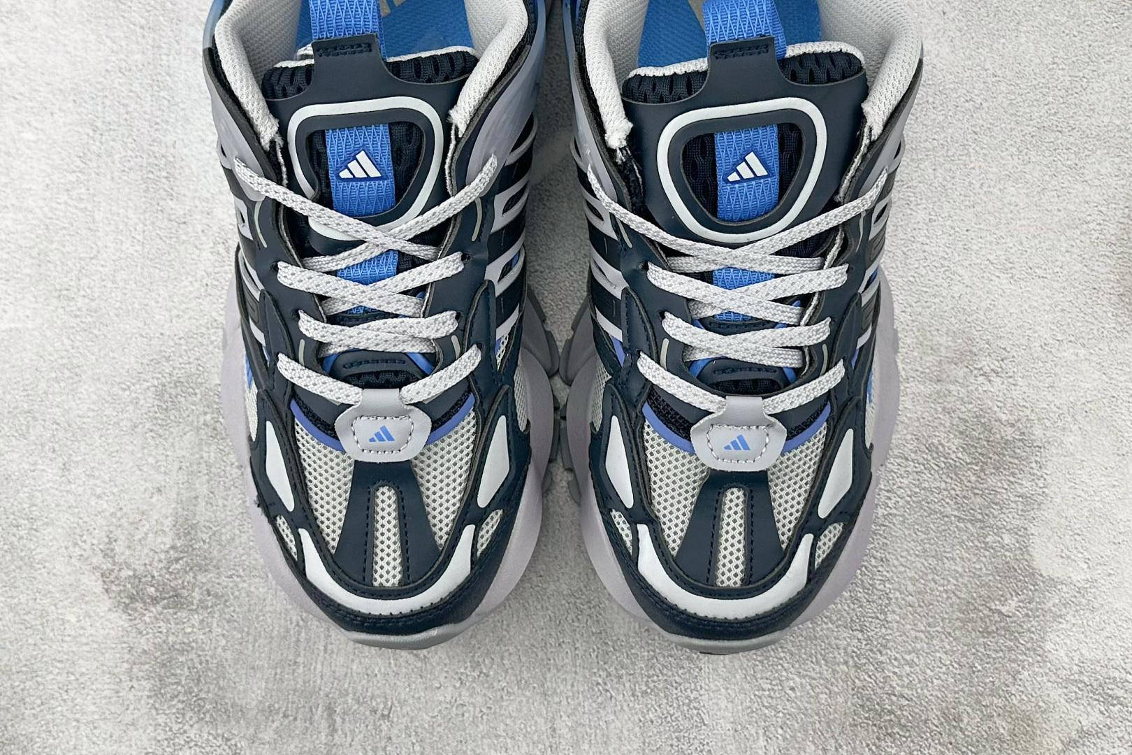 adidXLG RUNNER DELUXE 灰色 JR8079