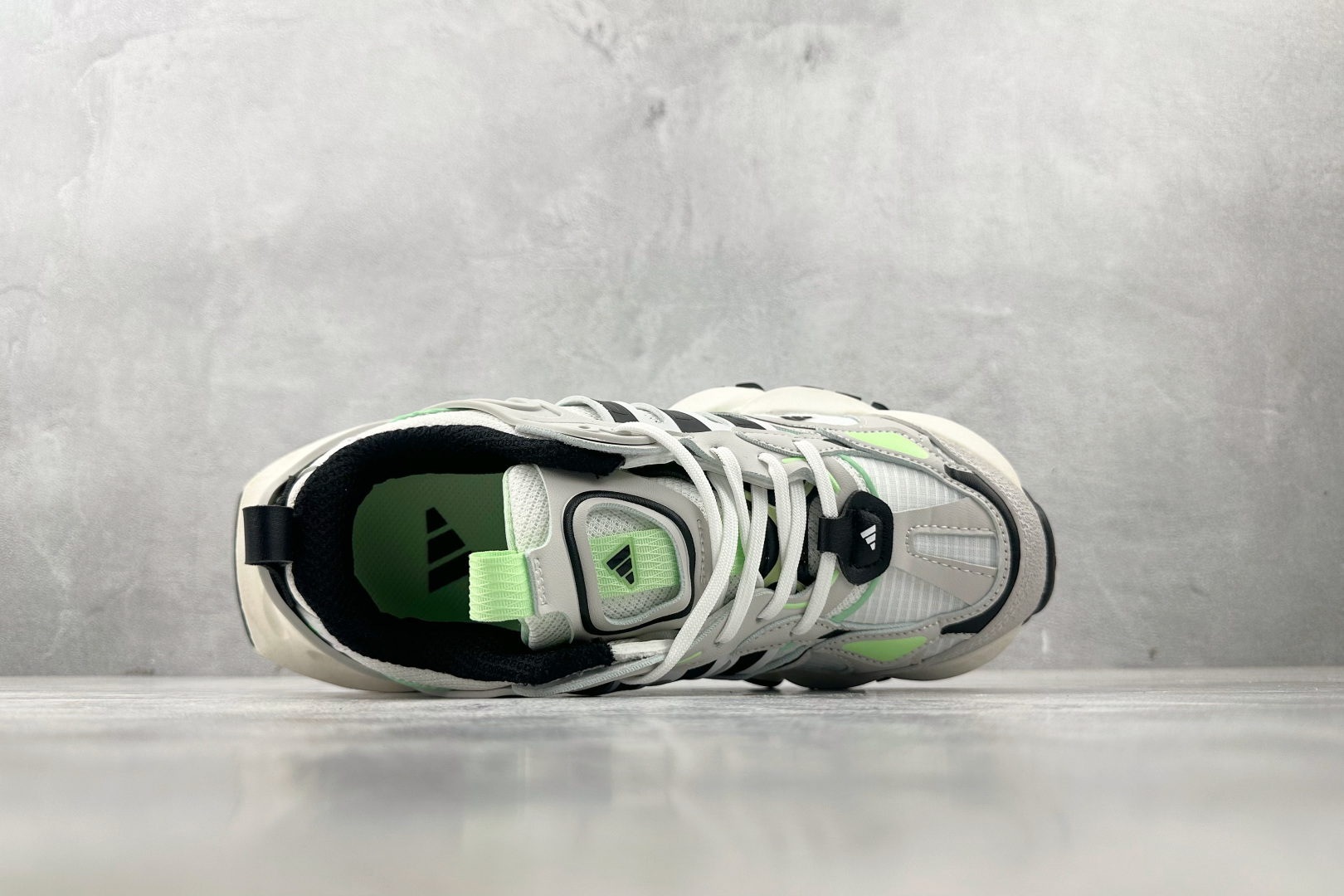 adidXLG RUNNER DELUXE 灰黑绿 IH7800