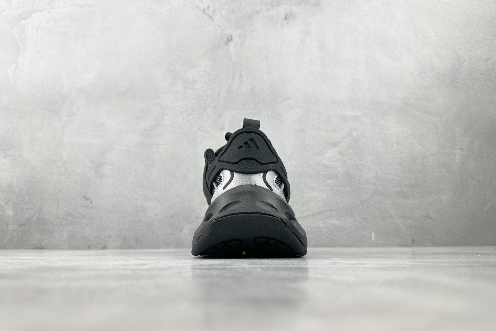 adidXLG RUNNER DELUXE 黑色 IH0070