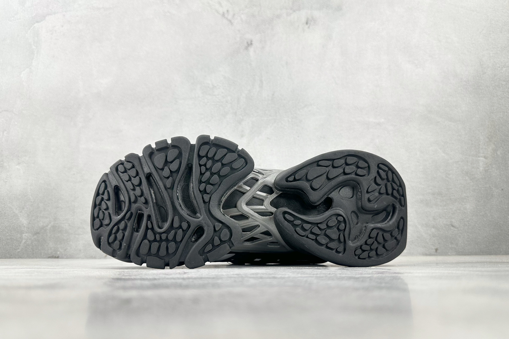 adidXLG RUNNER DELUXE 黑色 IH0070