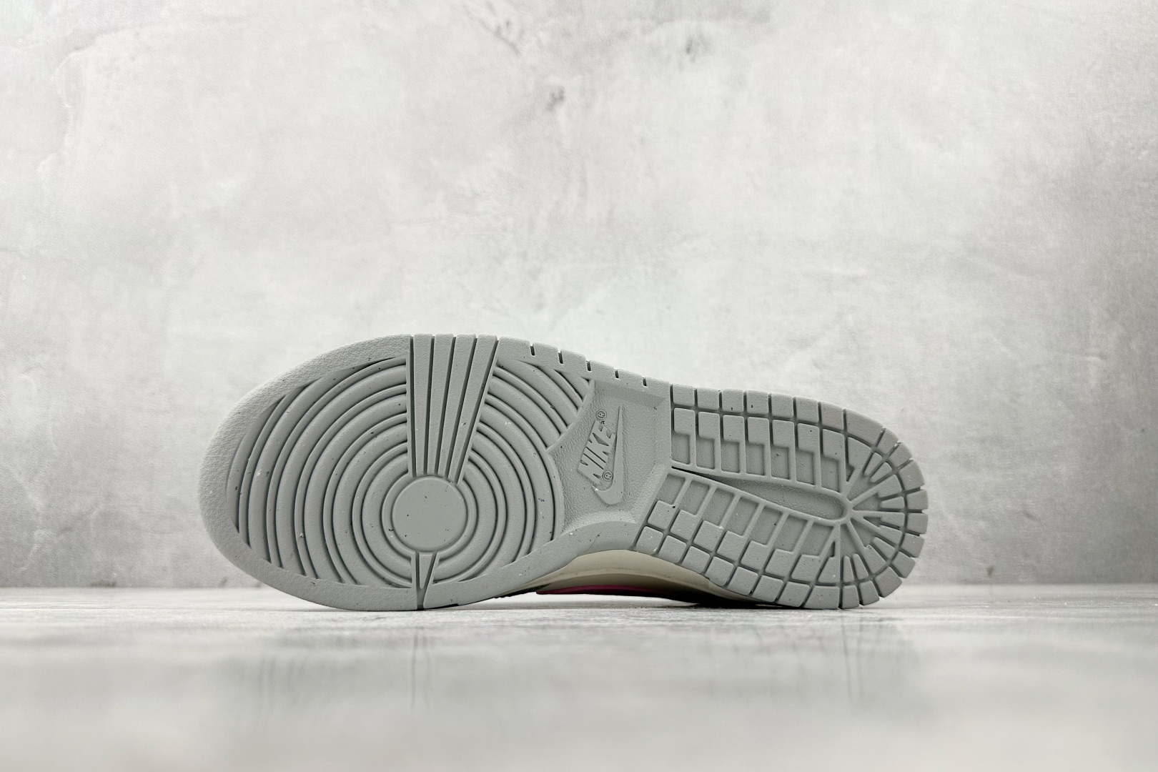 Nike Dunk Low 灰粉 DD1873-002