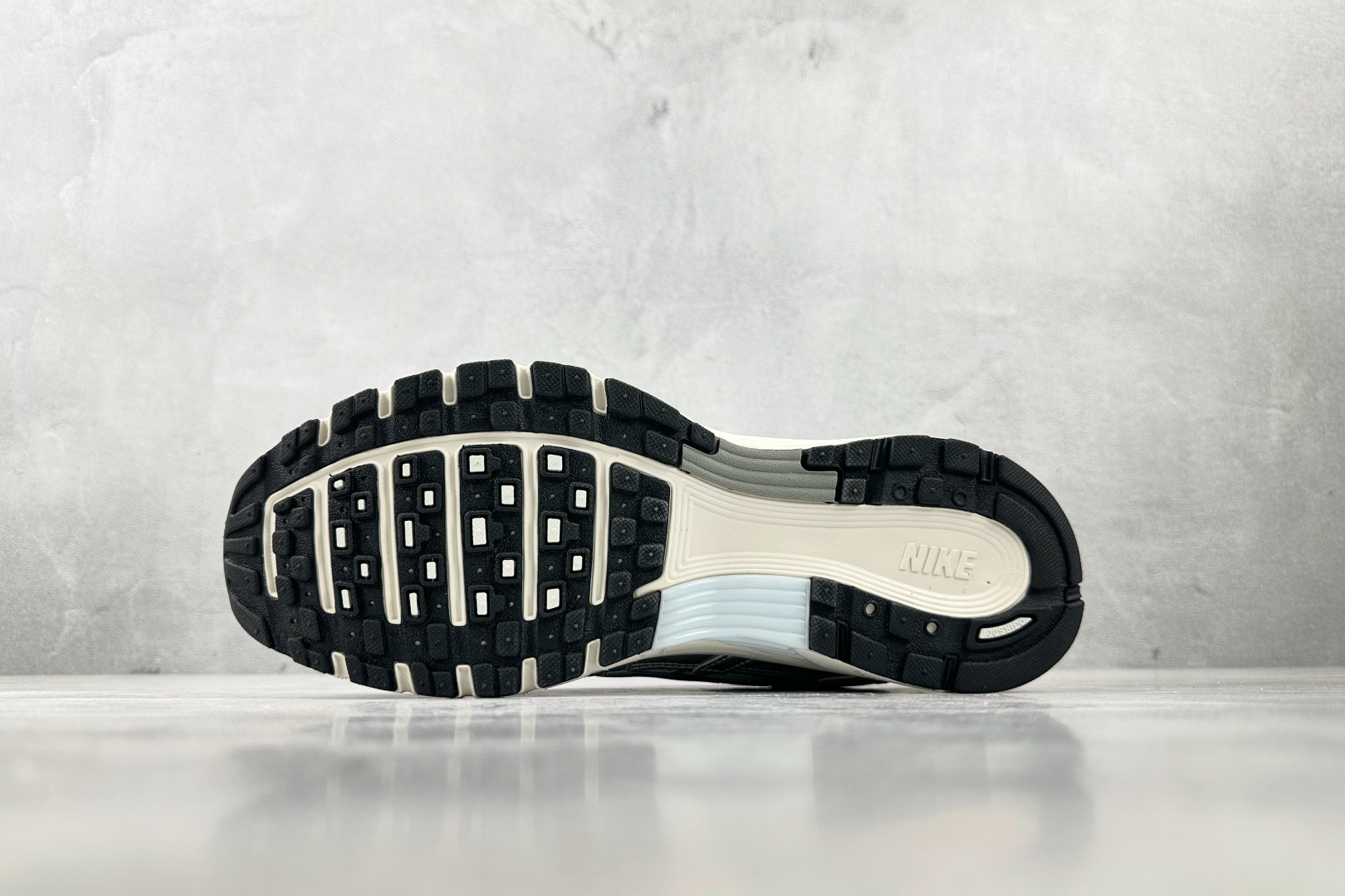 原鞋开发 原数据档案 Nike P-6000 白银 BV1021-106