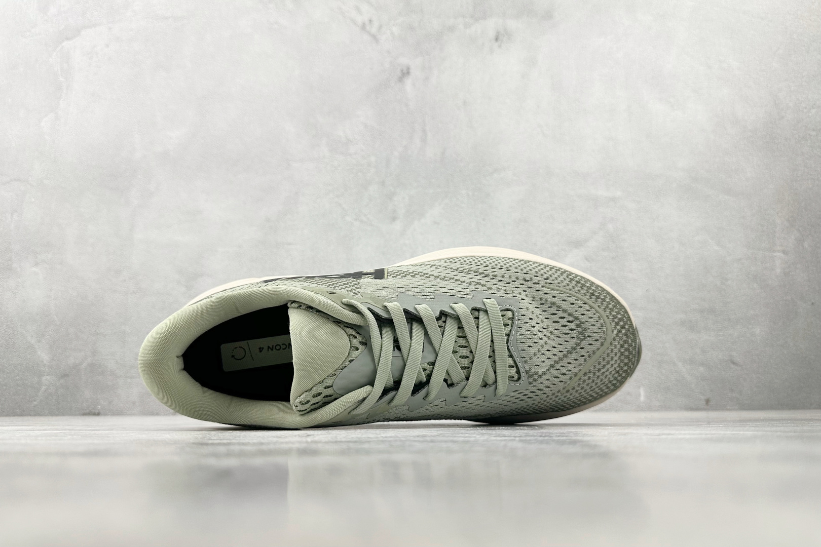 H 版 本地
HOKA ONE ONE RINCON 4 绿色

货号：-FLY
尺码：36 36.5 
