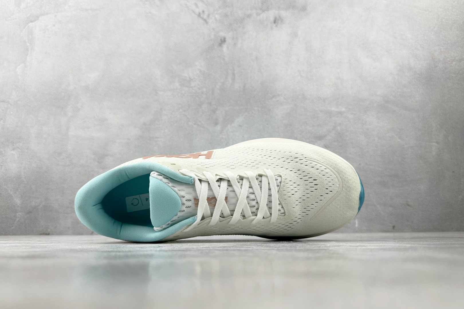 H 版 本地
HOKA ONE ONE RINCON 4 白色

货号：-FTRS
尺码：36 36.5