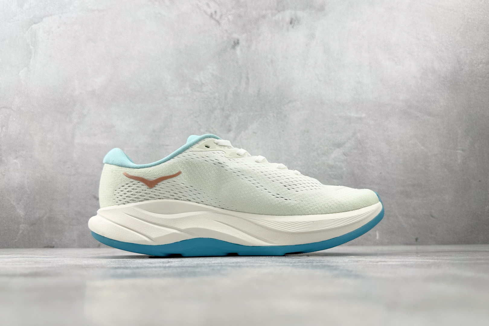 H 版 本地
HOKA ONE ONE RINCON 4 白色

货号：-FTRS
尺码：36 36.5