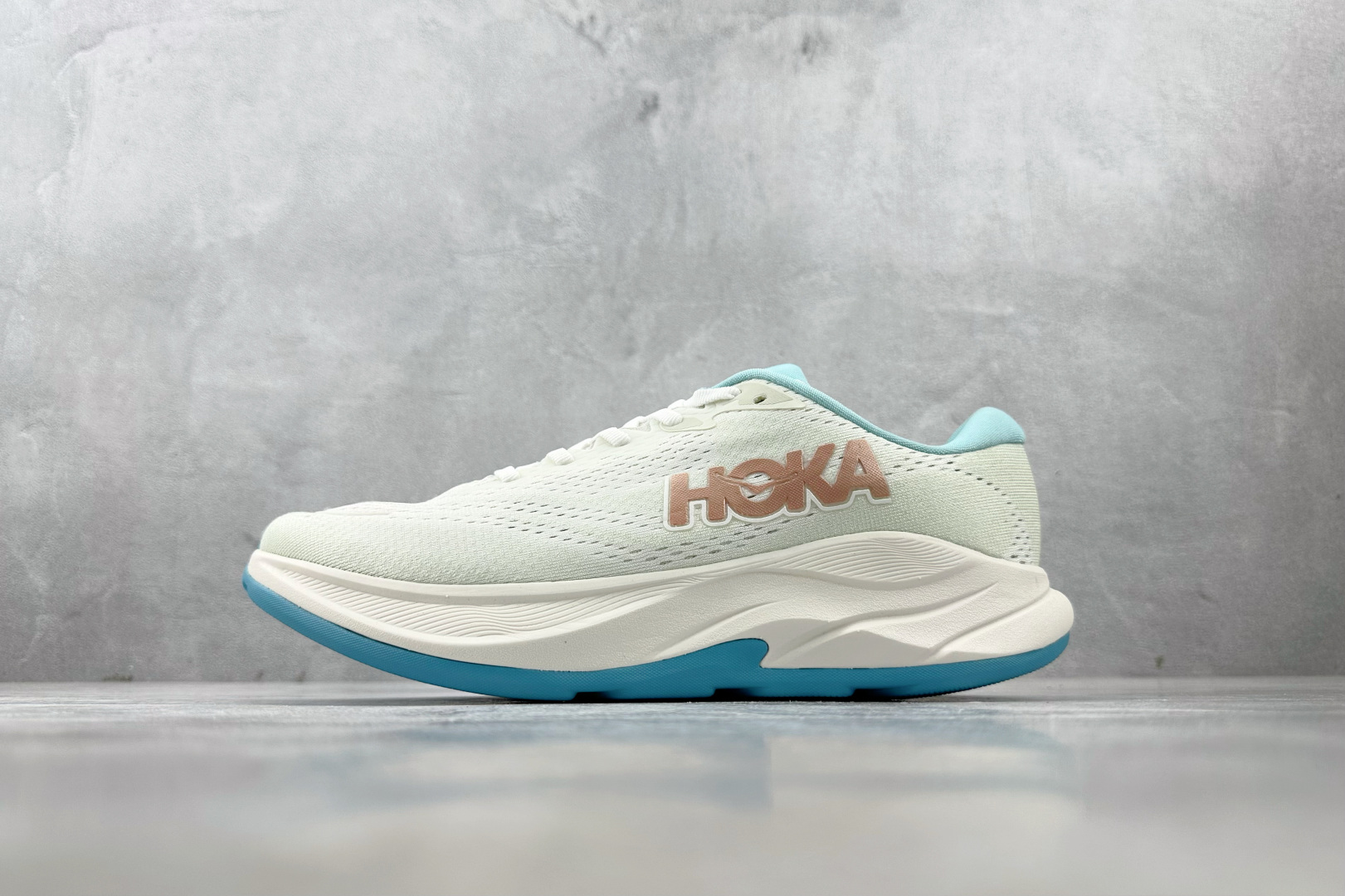 H 版 本地
HOKA ONE ONE RINCON 4 白色

货号：-FTRS
尺码：36 36.5