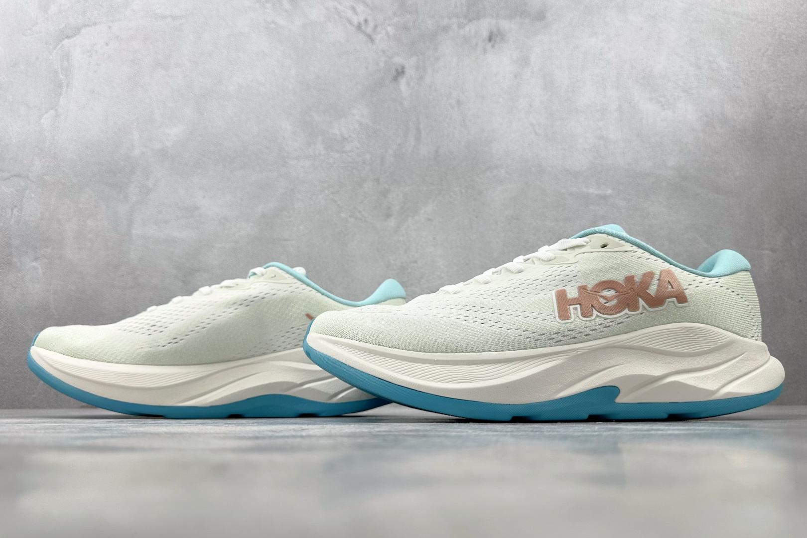 H 版 本地
HOKA ONE ONE RINCON 4 白色

货号：-FTRS
尺码：36 36.5