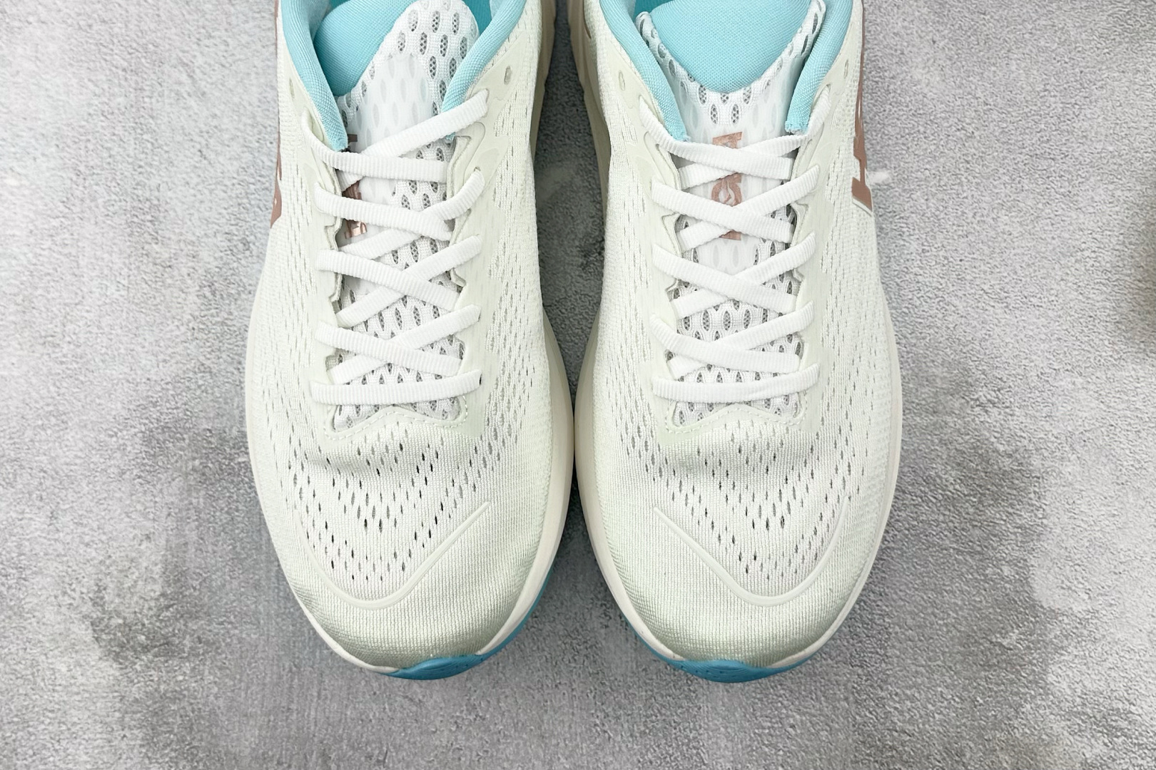H 版 本地
HOKA ONE ONE RINCON 4 白色

货号：-FTRS
尺码：36 36.5