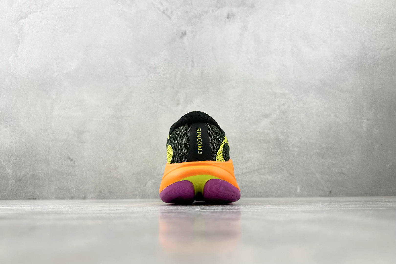 H 版 本地
HOKA ONE ONE RINCON 4黄黑色

货号：-HKC
尺码：36 36.5 